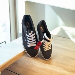 Slick, Vans Kress lace-up canvas  size 10